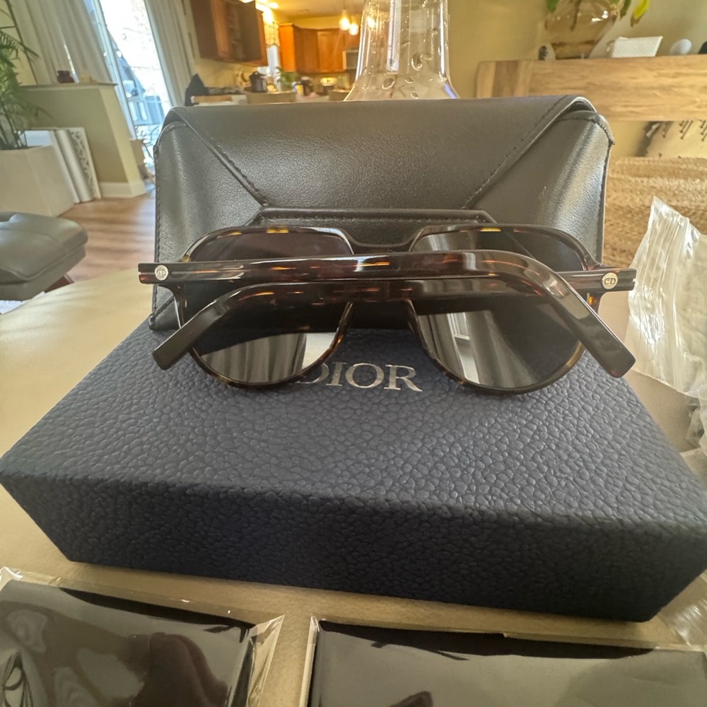 Dior Black Aviator Sunglasses - Picture 3 of 5